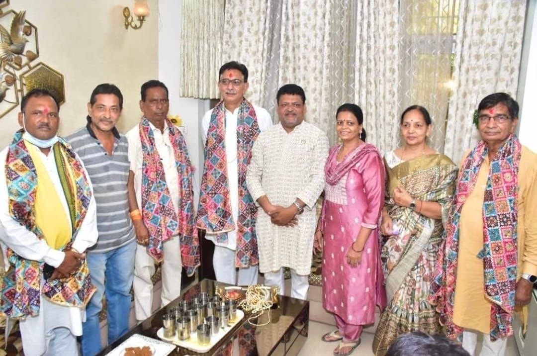 MP Anurag Sharma at-District 321B2 Office